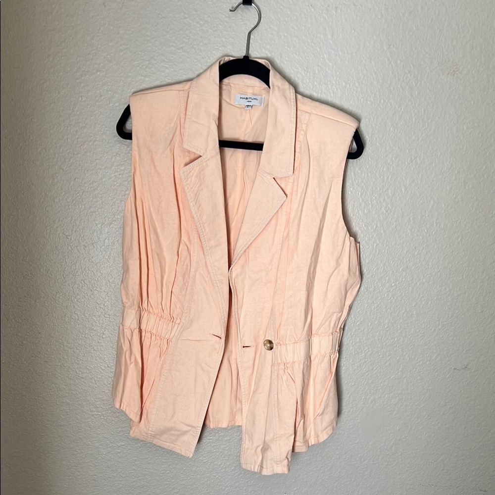 Habitual Women's Peach Sleeveless Vest